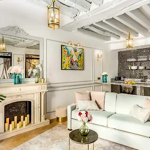 Luxury 4 Bedroom 3 Bathroom Aristocratic - Louvre Paris