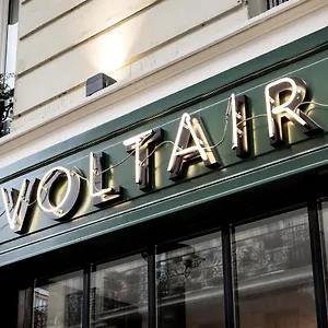 New Le Voltaire Parijs