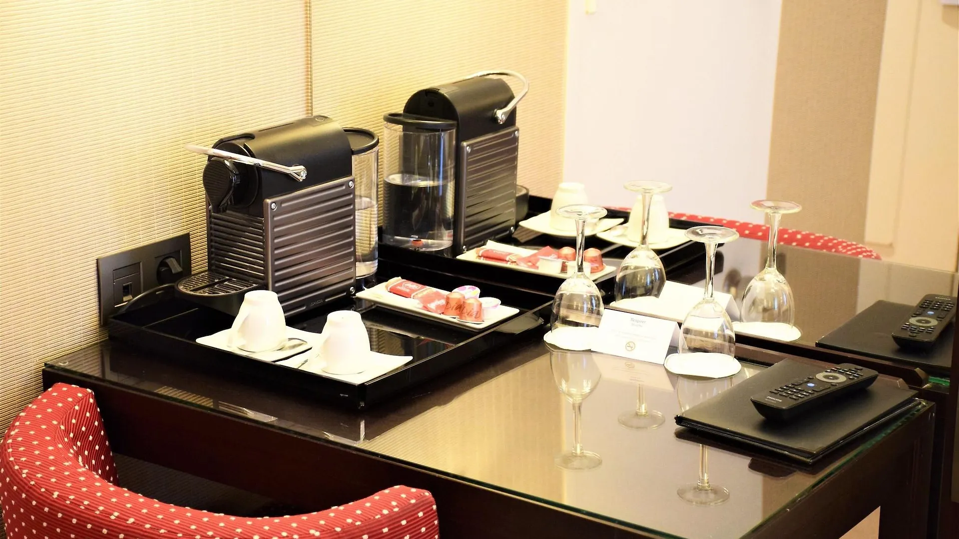 Folkestone Opera Hotel Paris 3*,