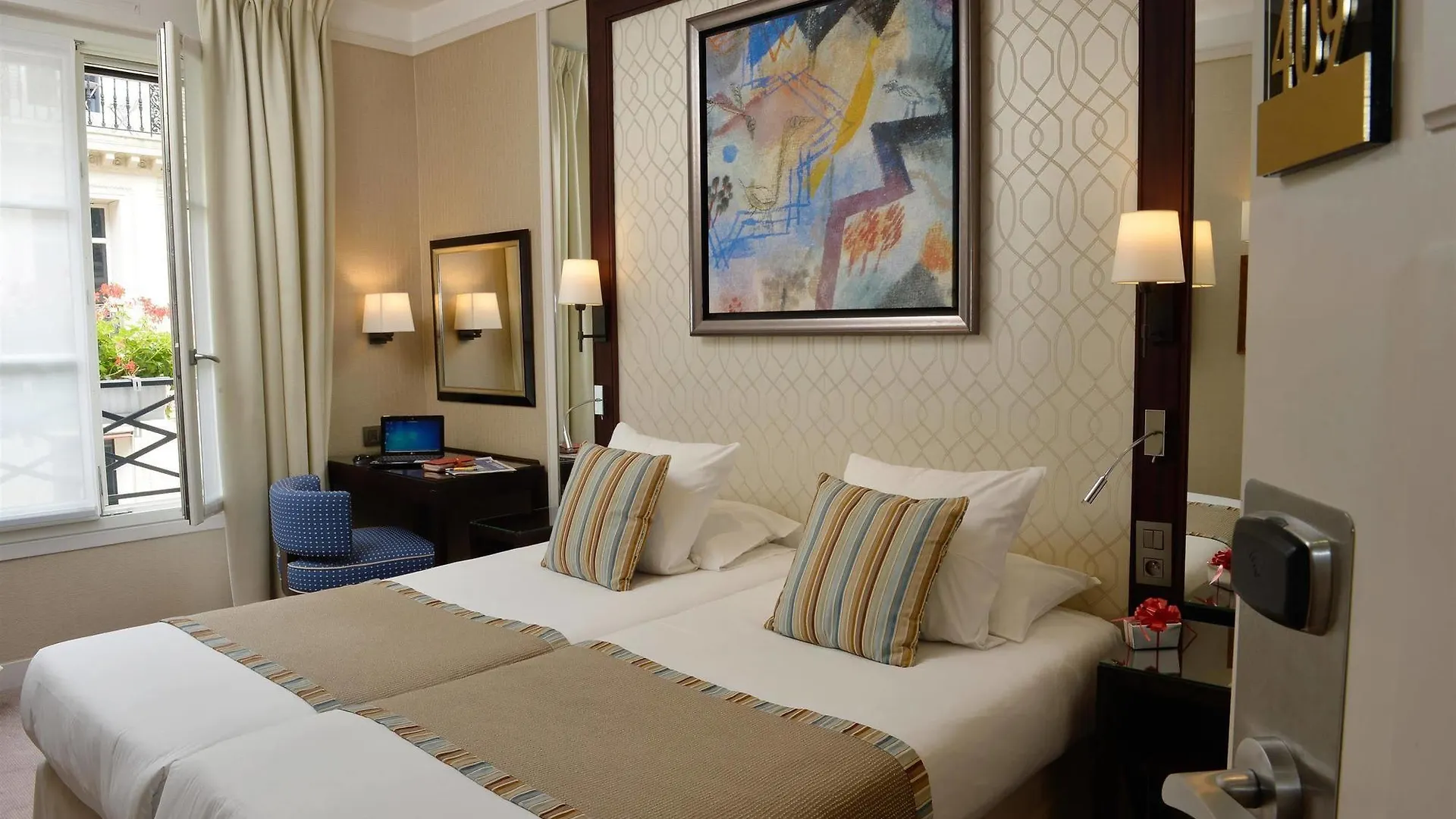 Folkestone Opera Hotel Paris 3*,